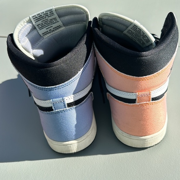 Jordan Retro 1 Skyline - Picture 4 of 7